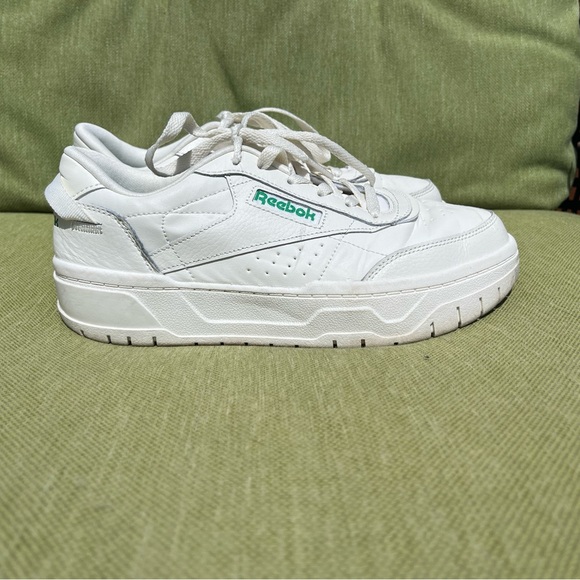 Reebok Shoes - Ladies Reebok Sneaker